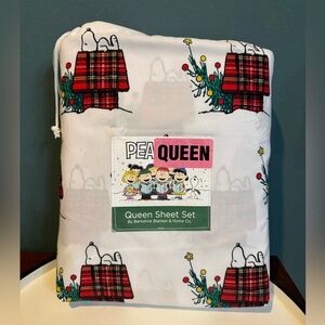 New Berkshire Christmas Peanuts Snoopy Queen Sheet Set - White and Red